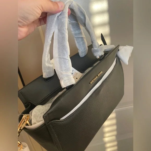 Michael Kors Graham Satchel - Picture 4 of 11